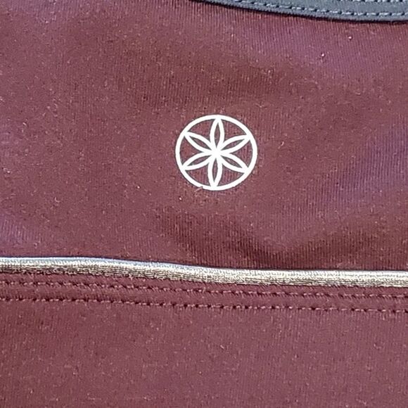 Gaiam Colorblock Metallic Piped Sports Bra Size M - Picture 4 of 5